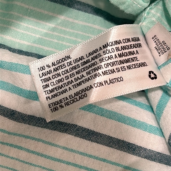 Cat & Jack button down shirt - Picture 3 of 4